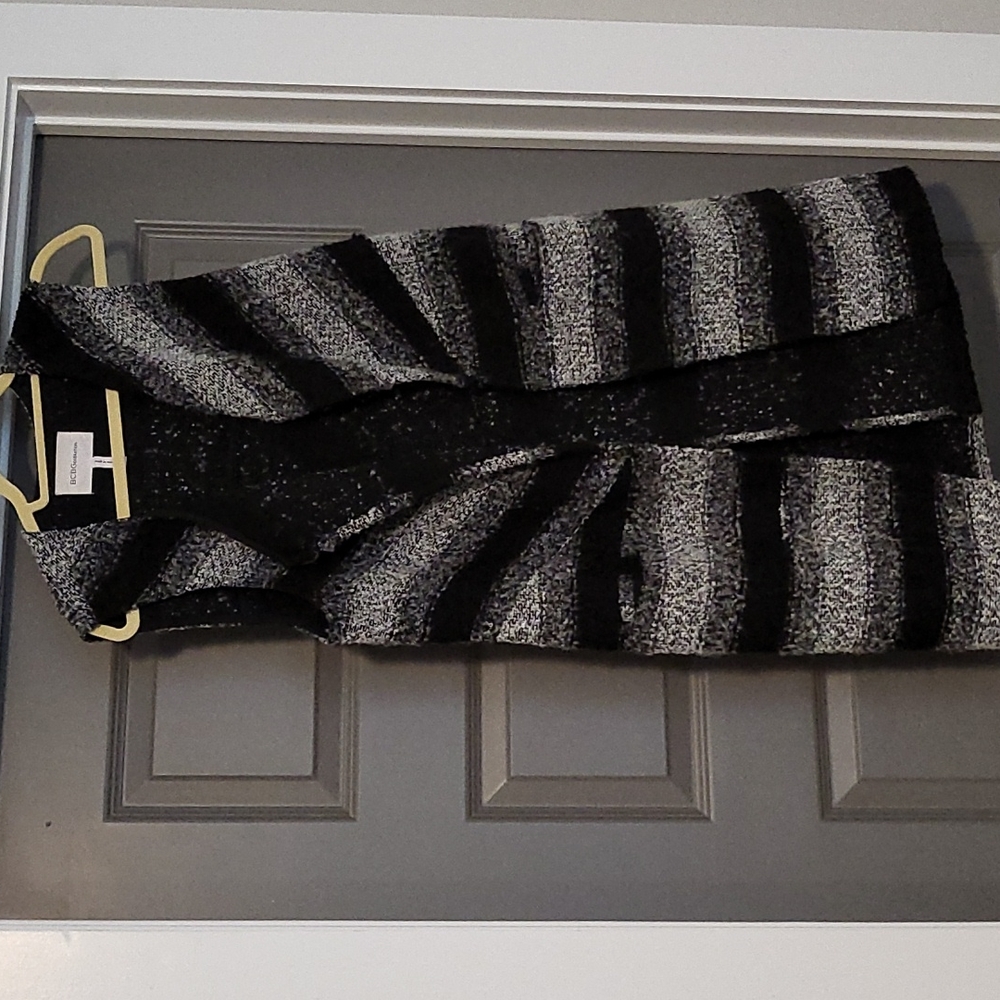 Bcbg vest
